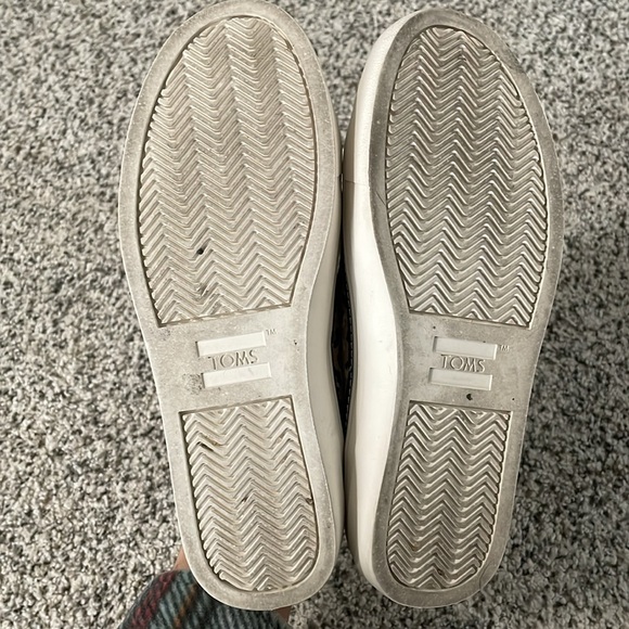 Women’s Alex Cheetah canvas TOMS size 5 - Picture 5 of 6